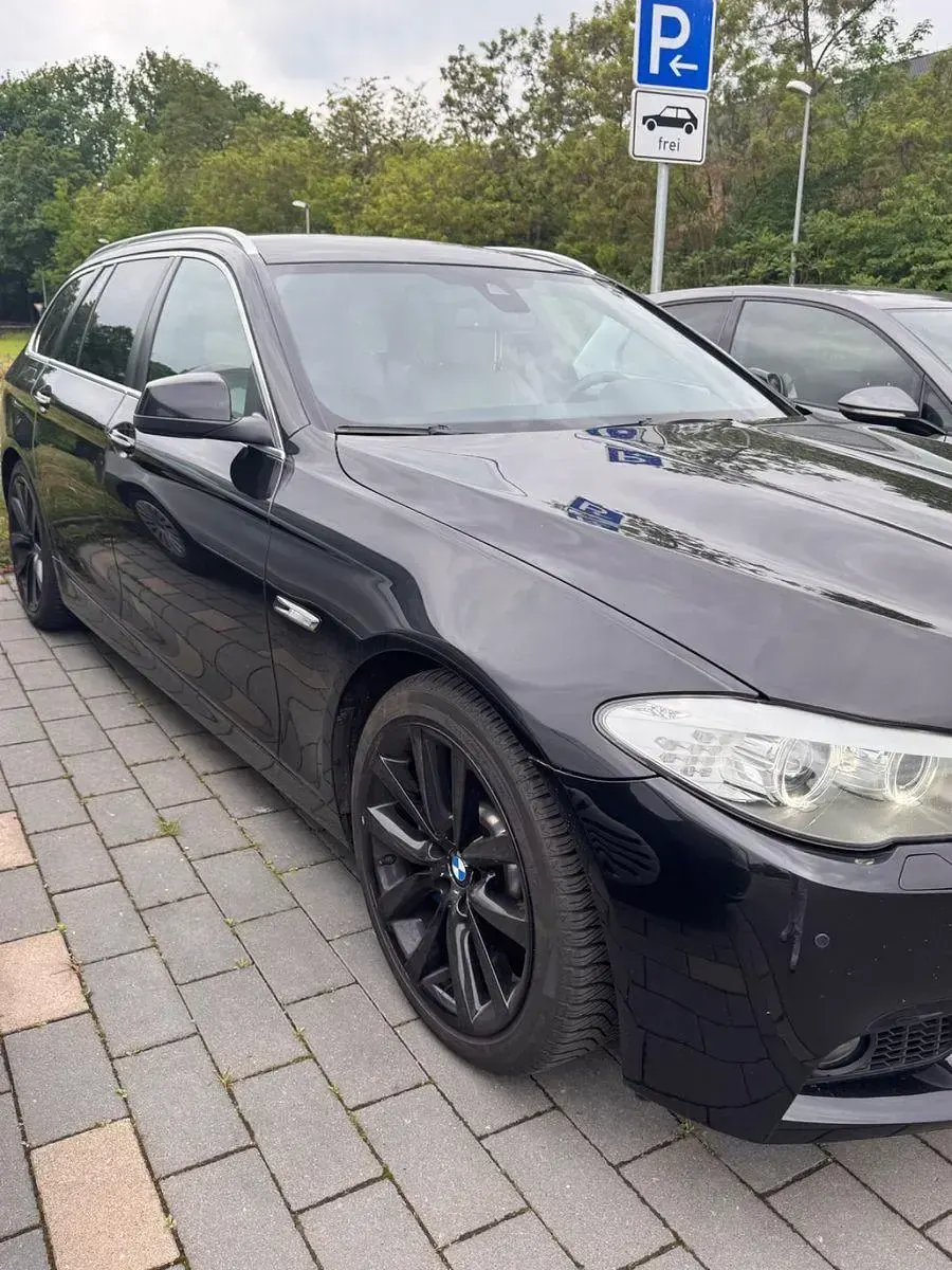 Gebraucht BMW 525 Sport Line 218 PS (160 kW) 2013 Schwarz Kombi