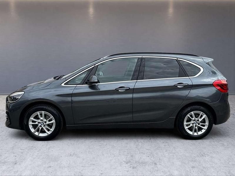 Gebraucht BMW 218 Luxury Line 140 PS (102 kW) 2019 Mineralgrau Van / Kleinbus