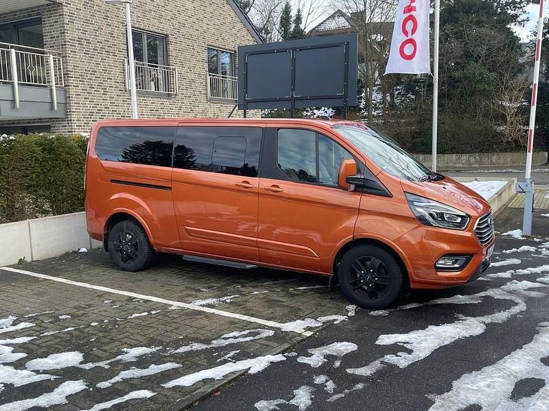 Orange Gebraucht 2022 Ford Tourneo Van / Kleinbus | 33.900 € (Guter Preis) - Bild 1/4