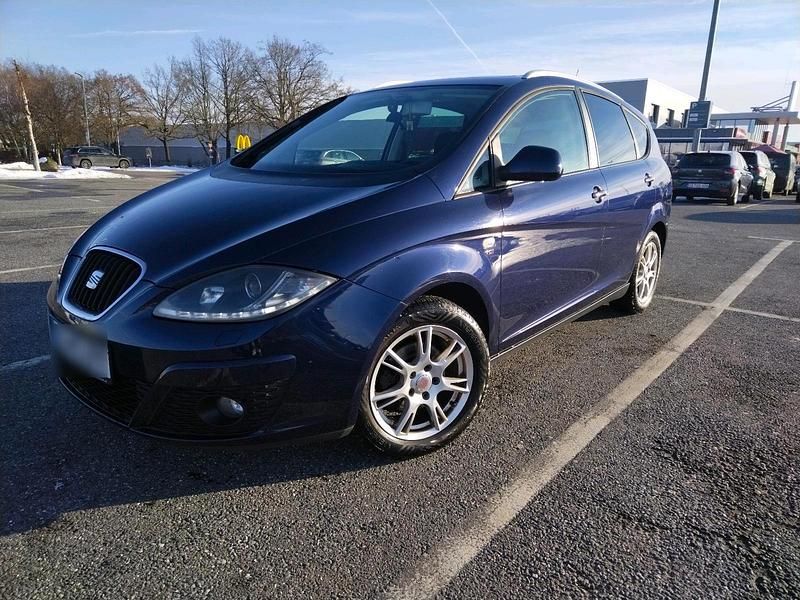 Gebraucht Seat Altea XL 140 PS (102 kW) 2012 Blau Van / Kleinbus