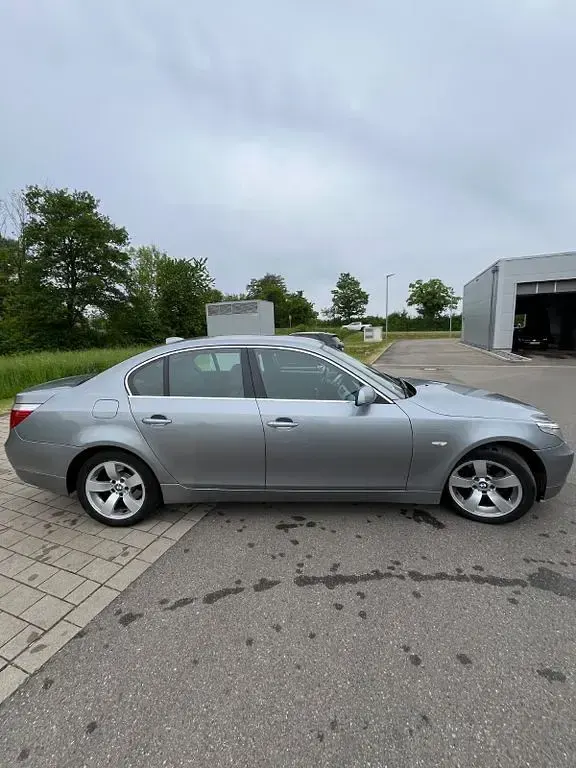 Gebraucht BMW 525 218 PS (160 kW) 2006 Grau Limousine