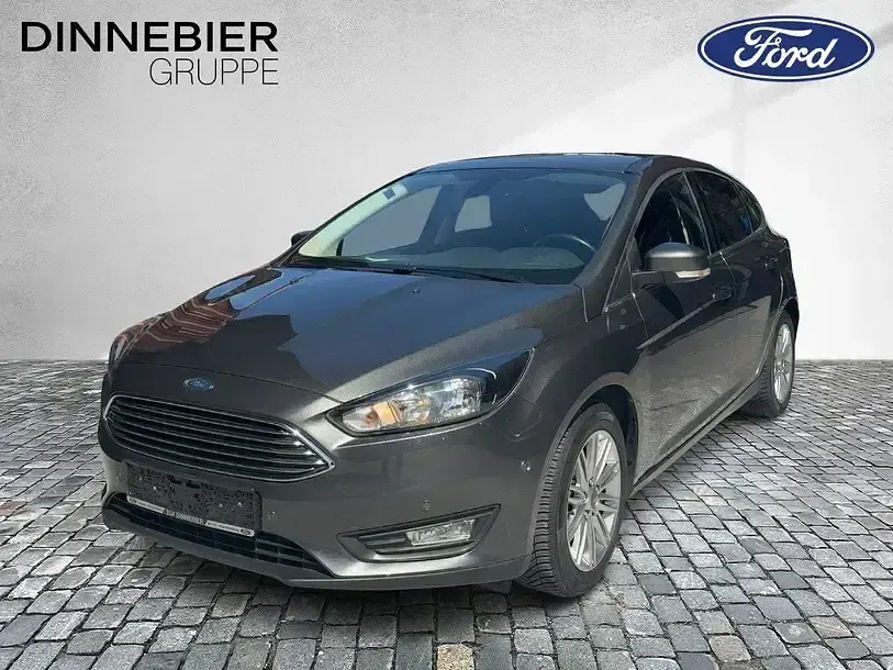 Usado Ford Focus Cool & Connect 125 CV (91 kW) 2018 Gris Berlina
