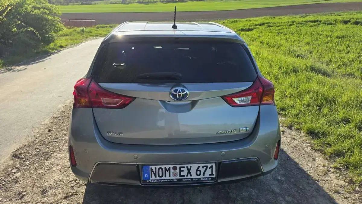 Gebraucht Toyota Auris Hybrid Edition 99 PS (72 kW) 2015 Limousine
