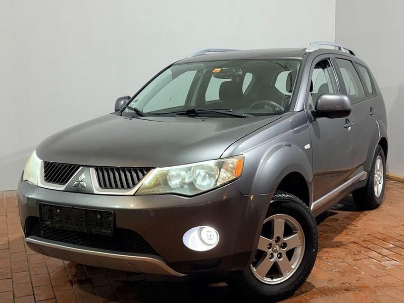 Grau Gebraucht 2007 Mitsubishi Outlander SUV | 2.990 € (Fairer Preis) - Bild 1/4