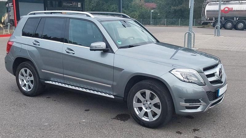 Silber Gebraucht 2015 Mercedes GLK220 SUV | 19.990 € (Fairer Preis) - Bild 1/4