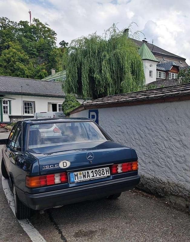 Gebraucht Mercedes 190 118 PS (86 kW) 1988 Blau Limousine
