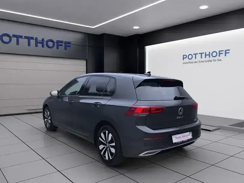 Gebraucht VW Golf VIII Move 110 PS (80 kW) 2024 Uranograu Limousine