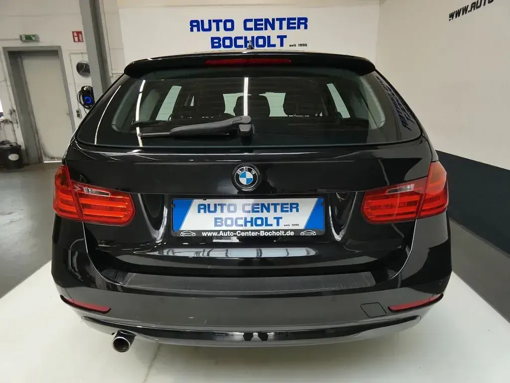 Gebraucht BMW 318 143 PS (105 kW) 2013 Schwarz Limousine