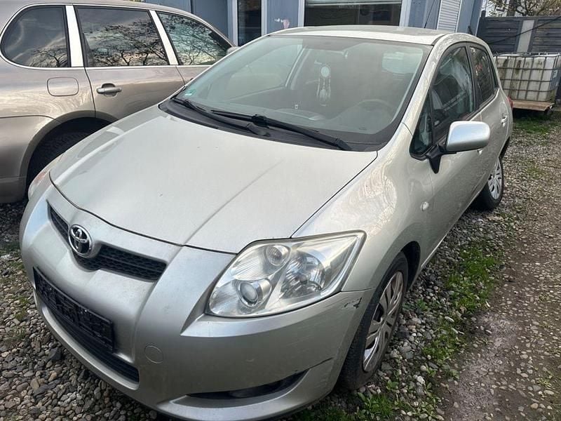 Gebraucht Toyota Auris Sol 124 PS (91 kW) 2007 Silber Kleinwagen