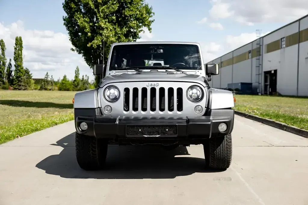 Gebraucht Jeep Wrangler Unlimited Rubicon 284 PS (208 kW) 2014 Silber SUV