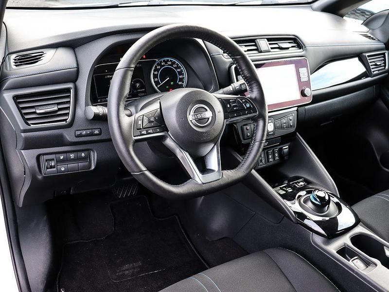 Gebraucht Nissan Leaf 360º 110 kW (150 PS) 2022 Weiss Kleinwagen