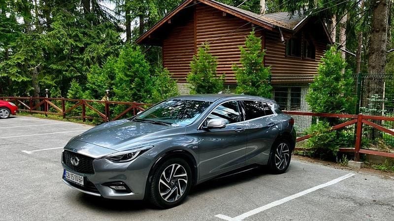 Silber Gebraucht 2017 Infiniti QX30 Luxe SUV | 19.000 € - Bild 1/4