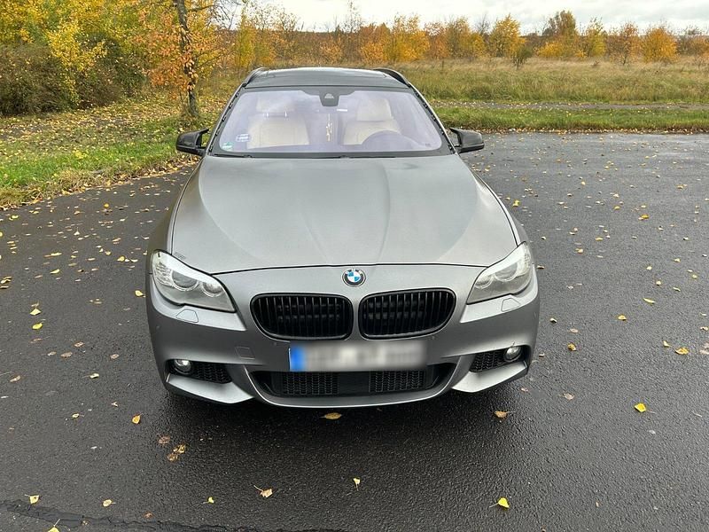 Gebraucht BMW 535 Sport Line 313 PS (230 kW) 2012 Grau Kombi