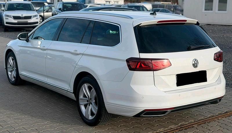 Gebraucht VW Passat Highline 150 PS (110 kW) 2020 Weiß Kombi