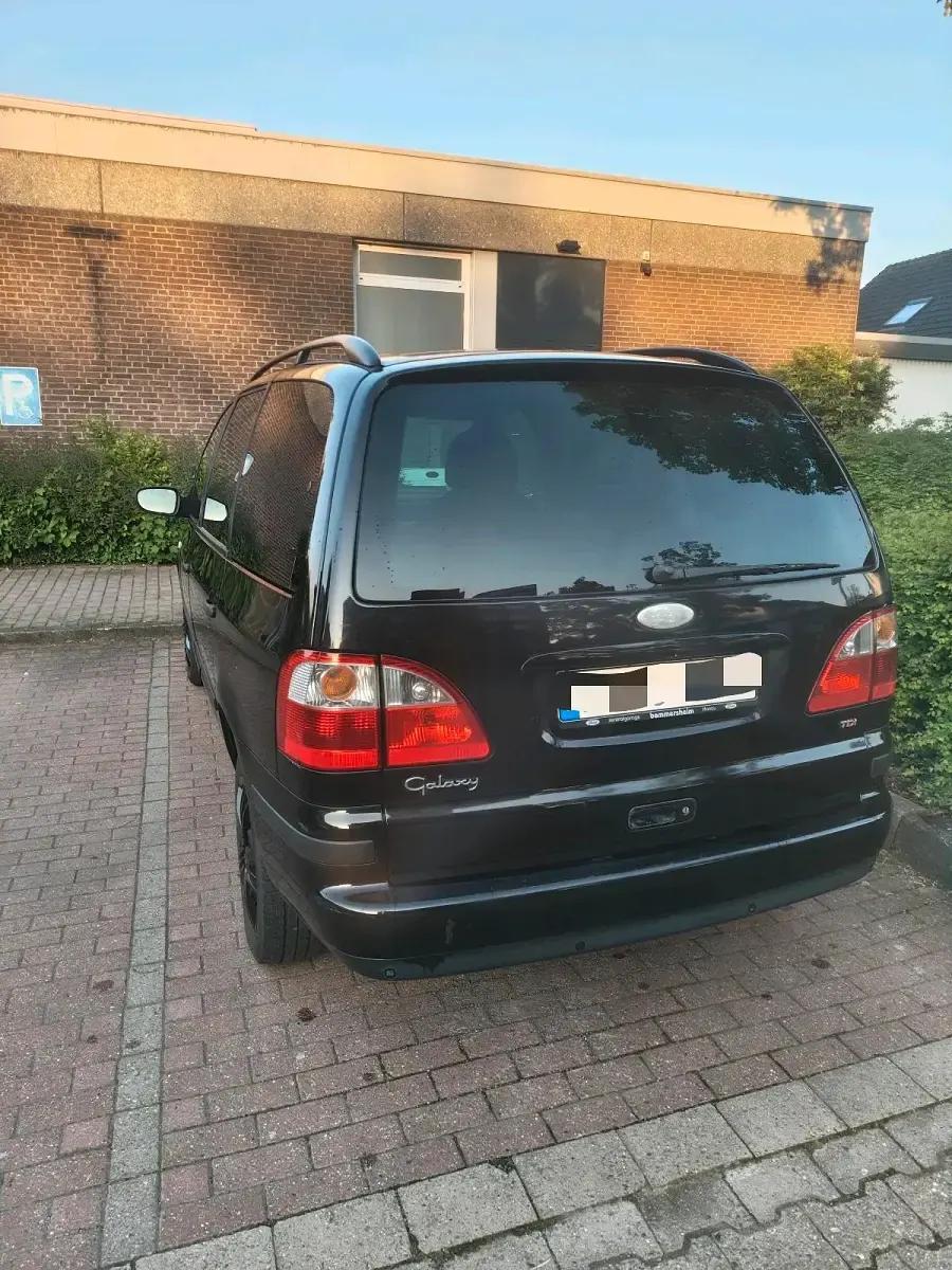 Gebraucht Ford Galaxy 116 PS (85 kW) 2005 Schwarz Van / Kleinbus