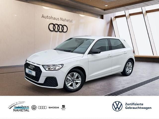 Weiss Gebraucht 2022 Audi A1 Sportback Comfort Kleinwagen | 17.450 € (Guter Preis) - Bild 1/3