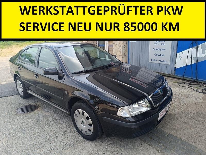 Schwarz Gebraucht 2009 Skoda Octavia Tour Limousine | 4.990 € (Superpreis) - Bild 1/4