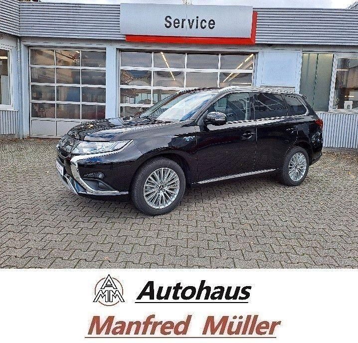 Schwarz Gebraucht 2020 Mitsubishi Outlander P-HEV Basis SUV | 23.990 € (Fairer Preis) - Bild 1/4