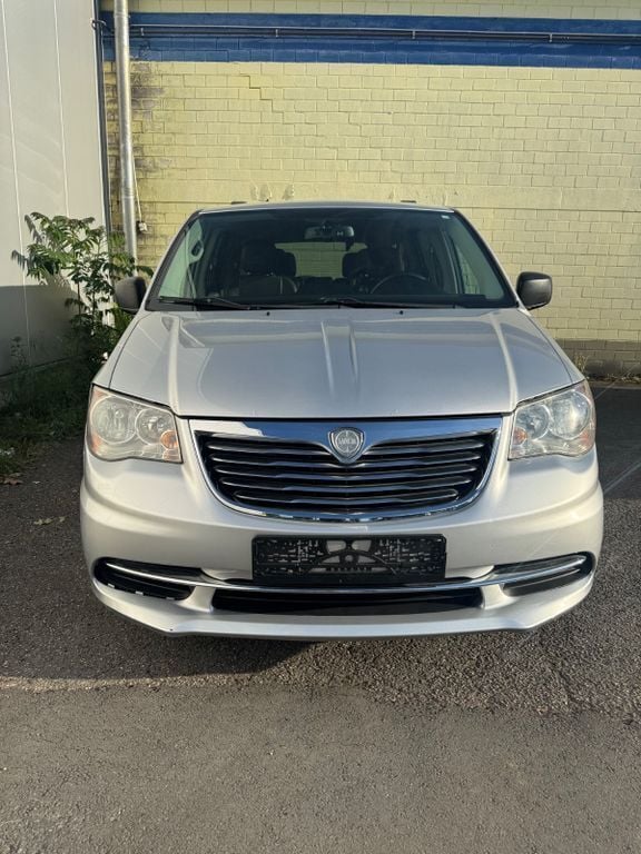 Gebraucht Lancia Voyager Silver 163 PS (119 kW) 2013 Silber Van / Kleinbus
