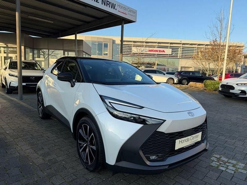 Weiß Gebraucht 2023 Toyota C-HR Team SUV | 26.780 € (Guter Preis) - Bild 1/4