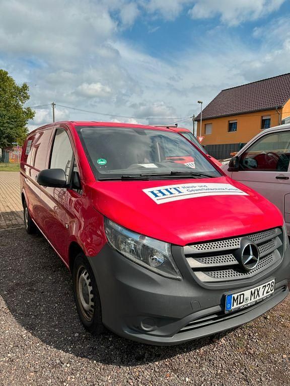 Rot Gebraucht 2016 Mercedes Vito Van / Kleinbus | 9.250 € (Superpreis) - Bild 1/4