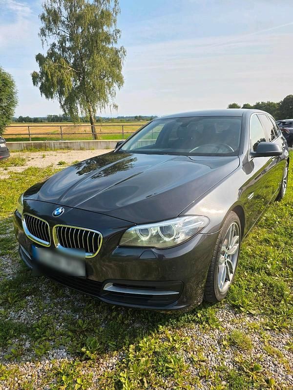 Andere farben Gebraucht 2016 BMW 520 Kombi | 12.700 € (Fairer Preis) - Bild 1/4