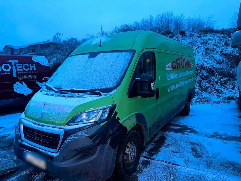 Gebraucht Peugeot Boxer 131 PS (96 kW) 2015 Grün Van