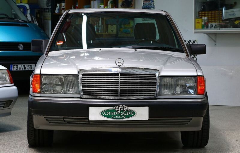 Silber Gebraucht 1990 Mercedes 190 Limousine | 10.950 € - Bild 1/4