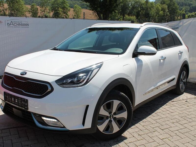 Weiß Gebraucht 2018 Kia Niro Vision SUV | 16.980 € (Fairer Preis) - Bild 1/4