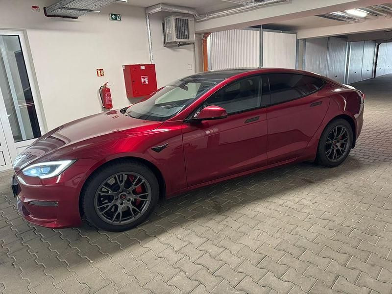 Rot Gebraucht 2024 Tesla Model S Plaid Kleinwagen | 92.999 € (Teuer) - Bild 1/4
