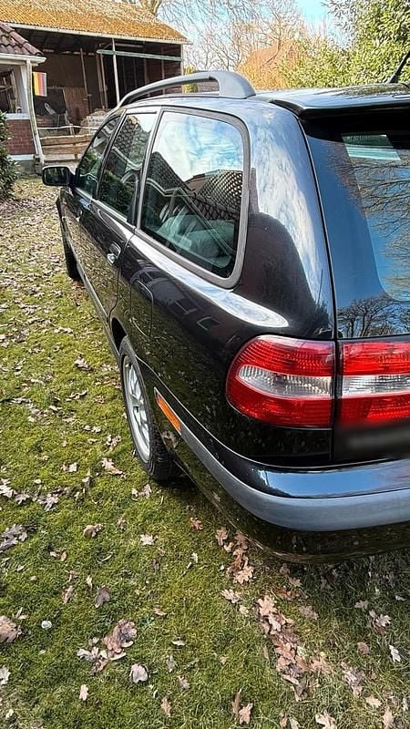 Gebraucht Volvo V40 163 PS (119 kW) 2001 Schwarz Kombi