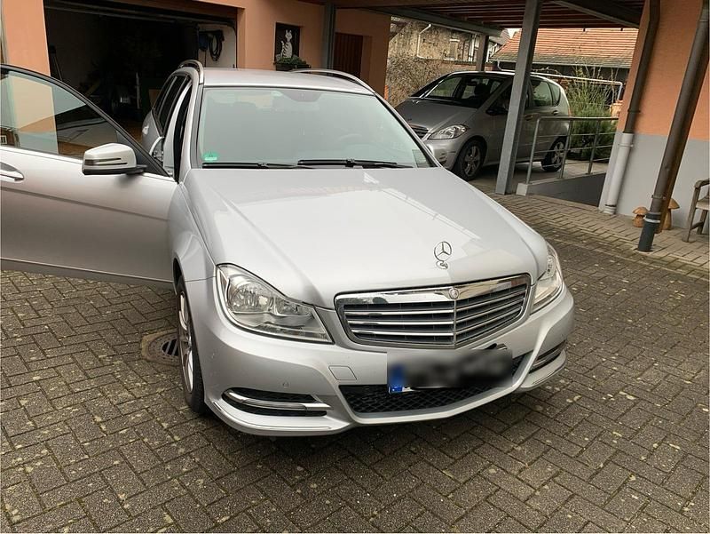 Gebraucht Mercedes C180 156 PS (114 kW) 2012 Silber Kombi