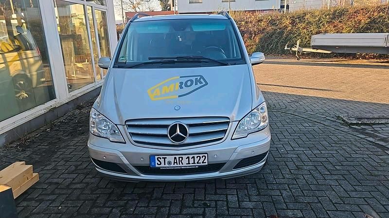 Silber Gebraucht 2008 Mercedes Viano Van / Kleinbus | 14.000 € (Teuer) - Bild 1/4