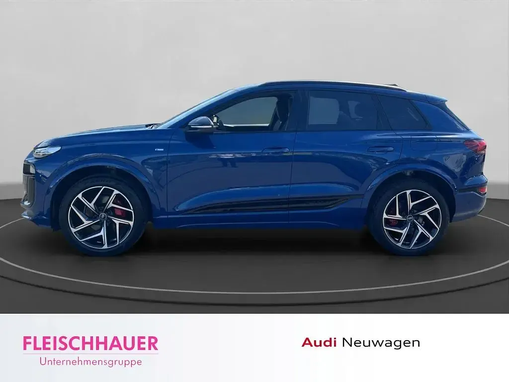 Neu Audi Q6 e-tron Business 225 kW (306 PS) 2026 Blau SUV