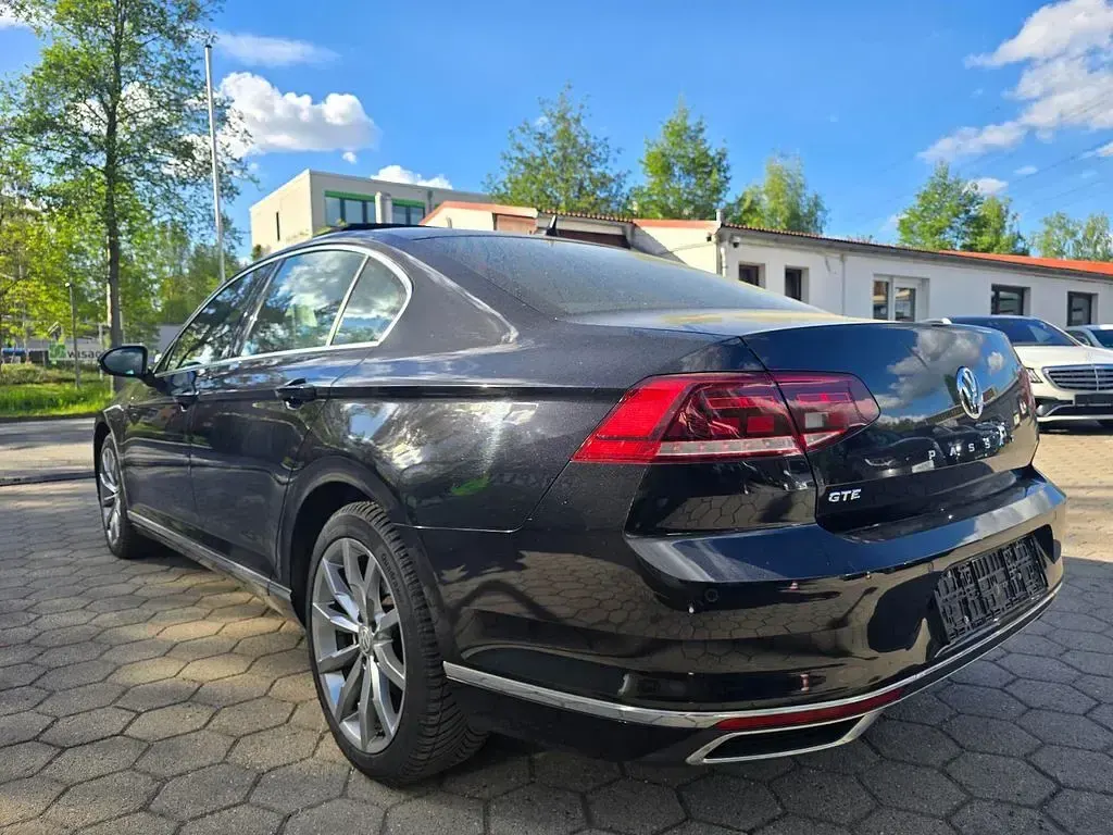 Second-hand VW Passat GTE 218 CP (160 kW) 2020 Negru Berlinǎ