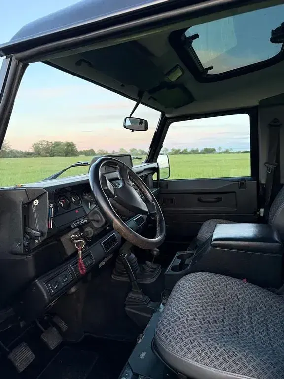 Gebraucht Land Rover Defender SE 122 PS (89 kW) 2003 Schwarz Kombi