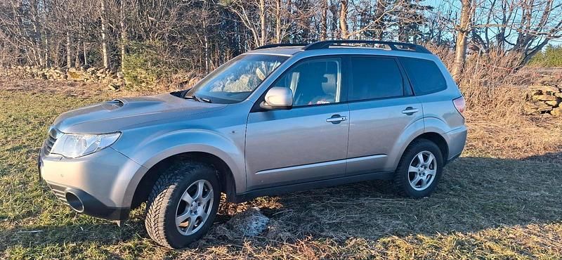 Gebraucht Subaru Forester 147 PS (108 kW) 2010 Grau SUV