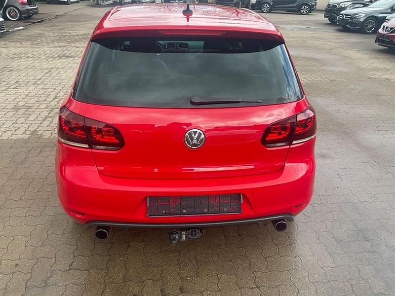 Gebraucht VW Golf VI Edition 211 PS (155 kW) 2011 Rot Kleinwagen