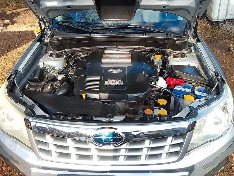 Gebraucht Subaru Forester Active 147 PS (108 kW) 2012 Silber SUV