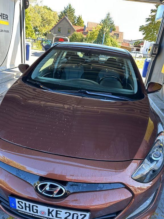 Andere farben Gebraucht 2013 Hyundai i30 Style Limousine | 8.500 € (Fairer Preis) - Bild 1/4