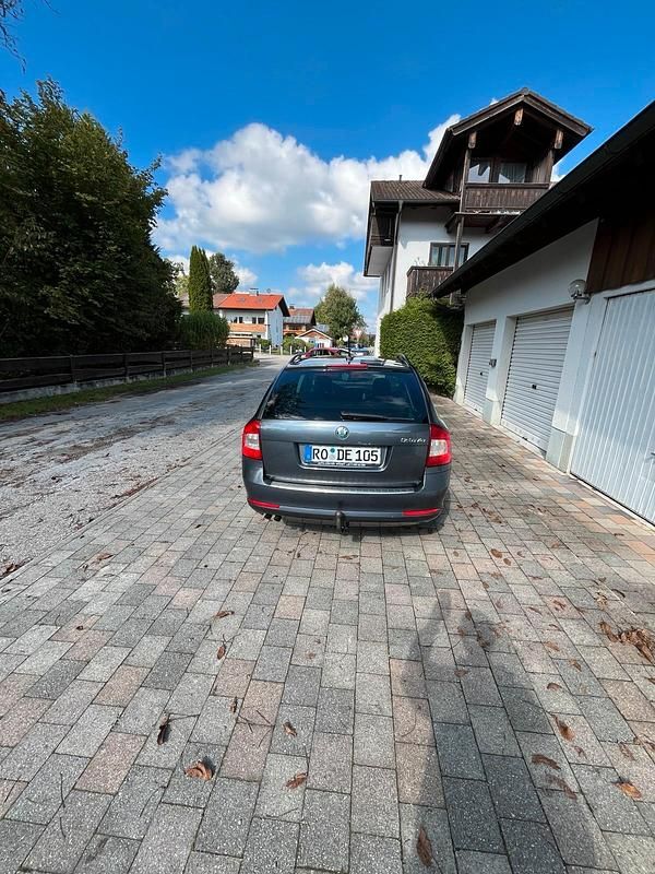 Gebraucht Skoda Octavia 180 PS (132 kW) 2011 Beige Kombi