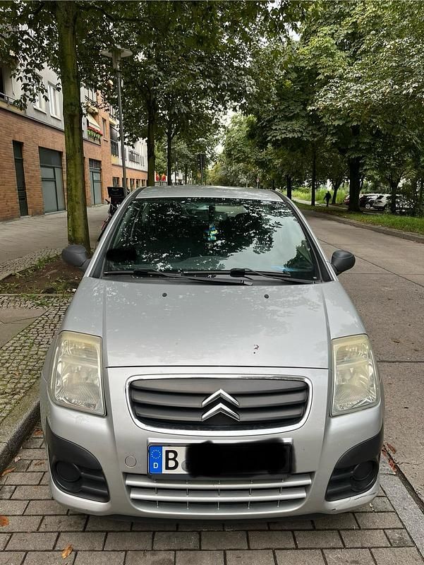 Silber Gebraucht 2009 Citroën C2 Kleinwagen | 1.699 € (Guter Preis) - Bild 1/4