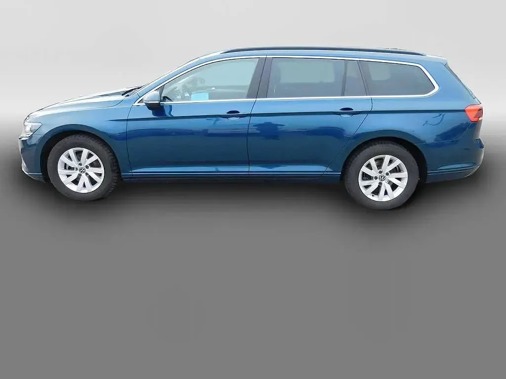 Usata VW Passat 122 CV (89 kW) 2022 Blu Station wagon