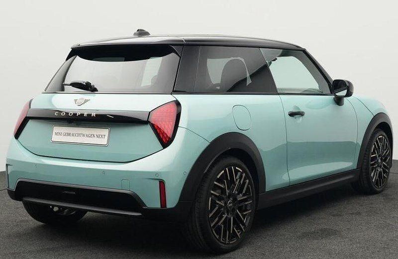 Gebraucht Mini Cooper Favoured 156 PS (114 kW) 2025 Grün Kleinwagen