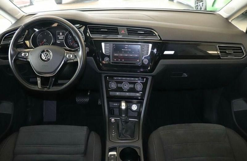 Gebraucht VW Touran 150 PS (110 kW) 2015 Braun Van / Kleinbus