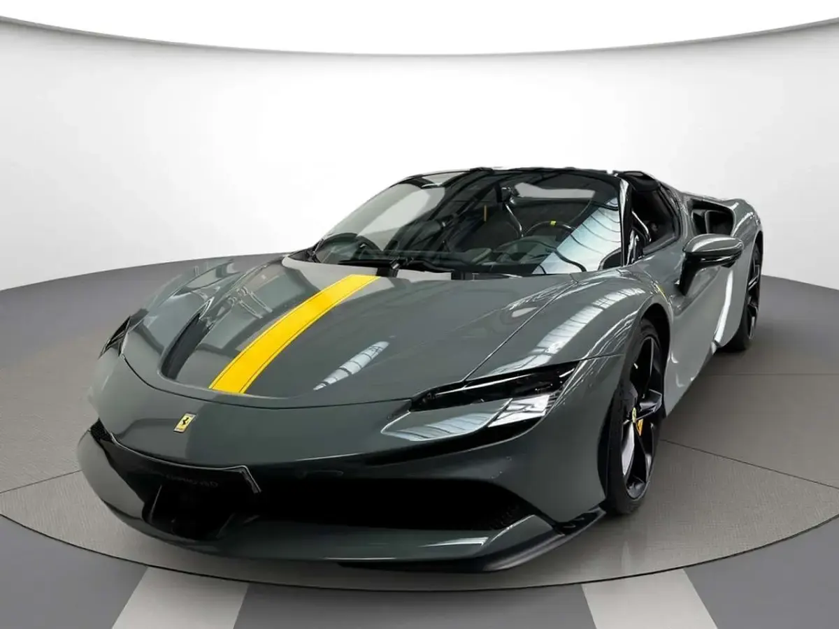 Gebraucht Ferrari SF90 2025 Grigio scuro Cabrio
