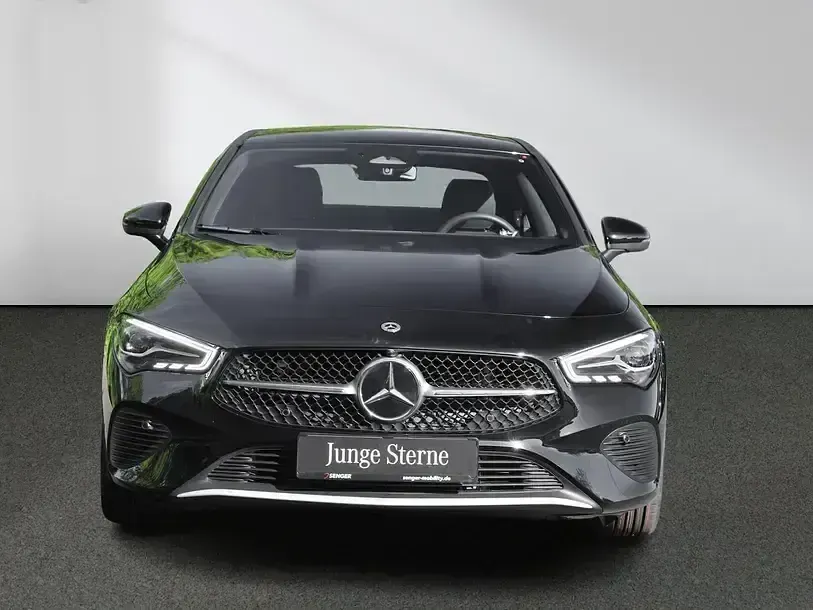 Gebraucht Mercedes CLA200 163 PS (119 kW) 2025 Unilack nachtschwarz Coupé