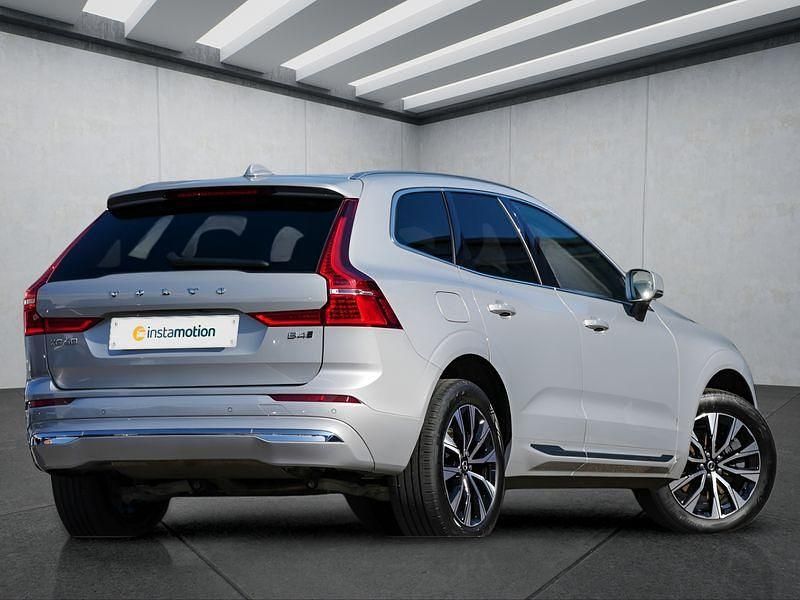 Gebraucht Volvo XC60 Plus 197 PS (144 kW) 2023 Silber SUV