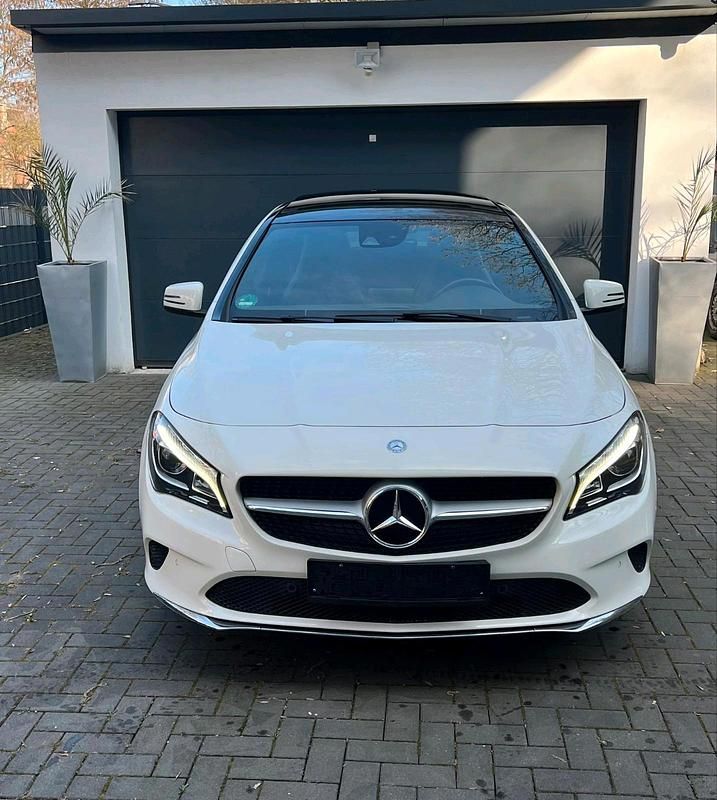 Gebraucht Mercedes CLA180 122 PS (89 kW) 2017 Weiß Limousine