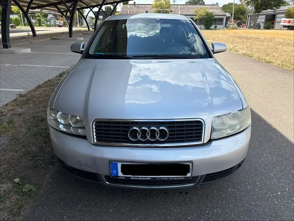 Gebraucht Audi A4 131 PS (96 kW) 2002 Silber Limousine